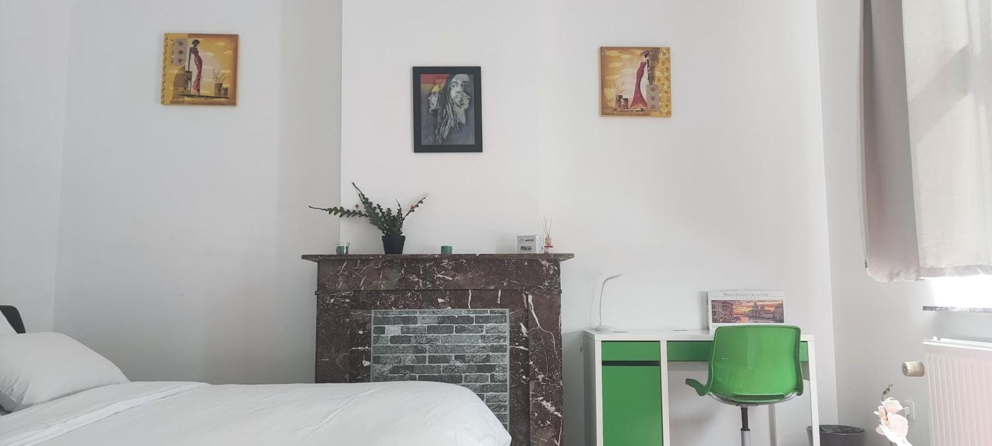 Chambre R0 Avec Salle De Bain Partagee Pres De L'Hopital De La Citadelle A 列日 外观 照片